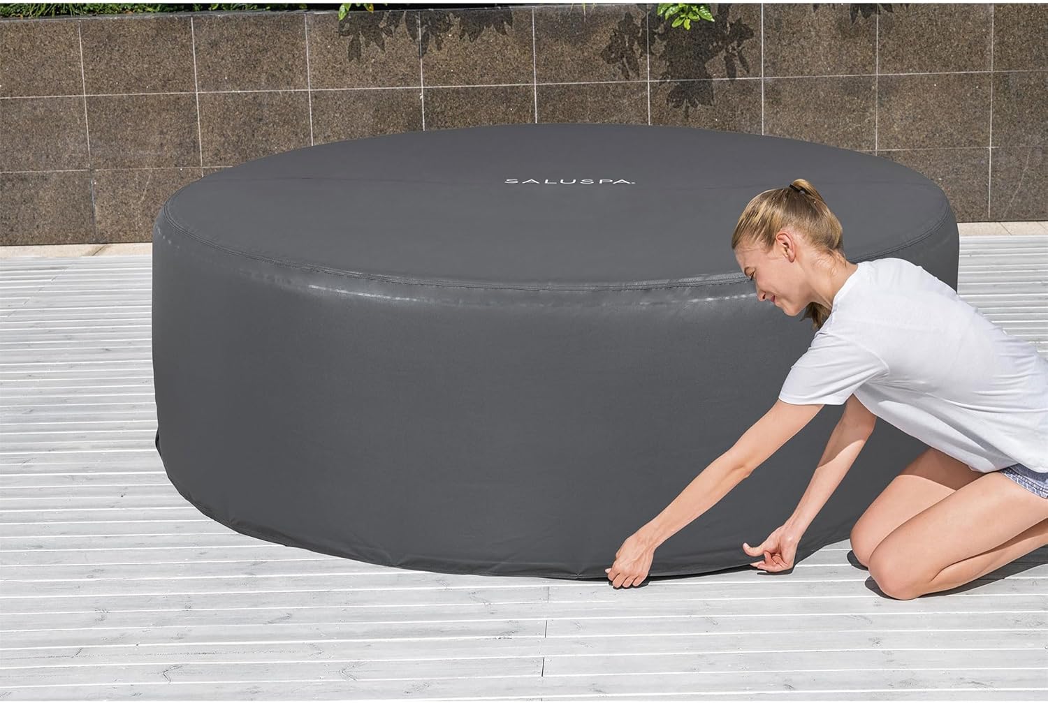 Bestway Palm Springs 4 to 6 Person EnergySense Smart AirJet Plus Inflatable Hot Tub Outdoor Spa